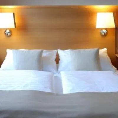 Hotel Atlantic Airport 4*