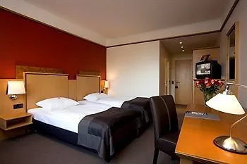 Hotel Atlantic Airport 4*